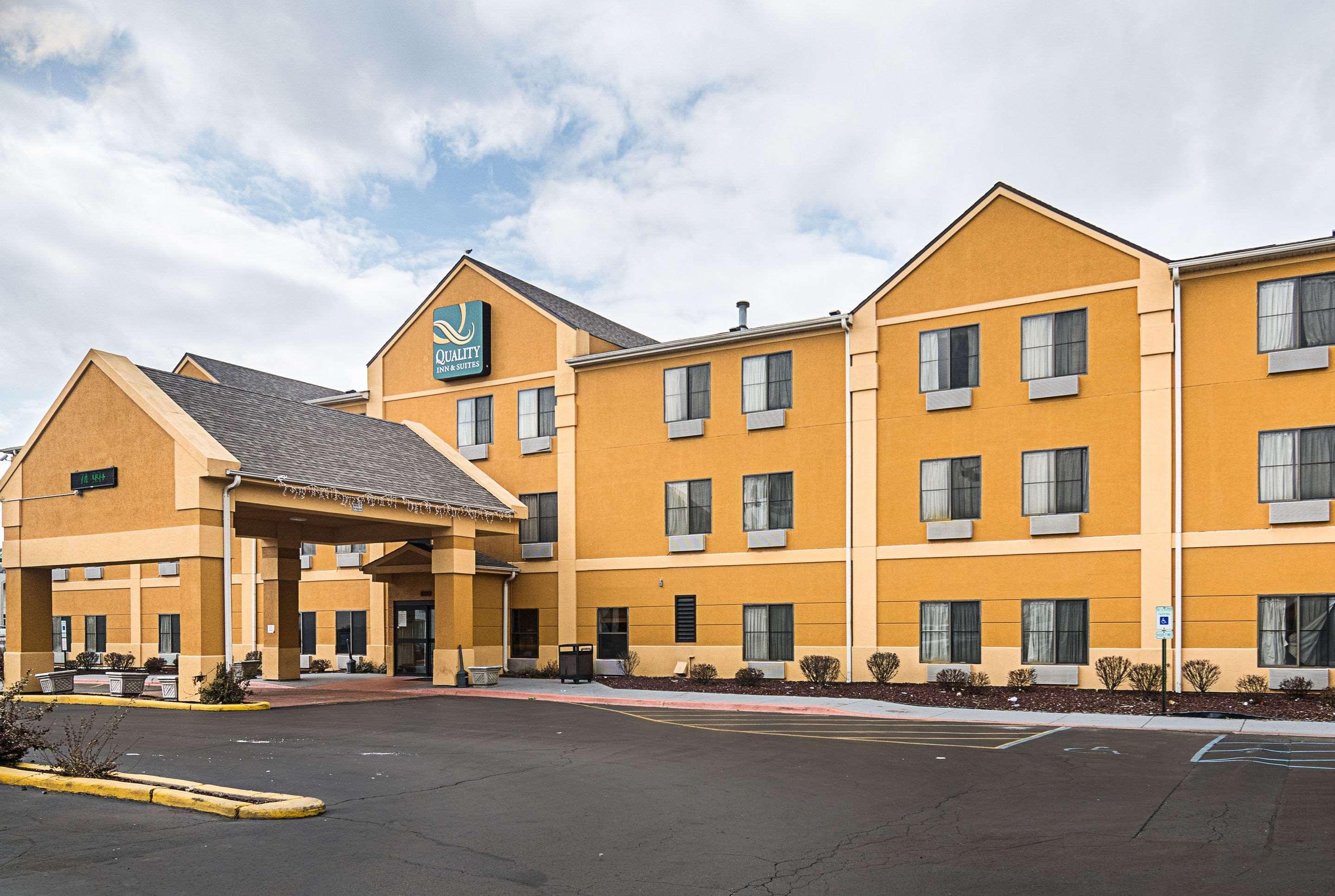 Quality Inn & Suites Near I-80 And I-294 Harvey Exteriér fotografie