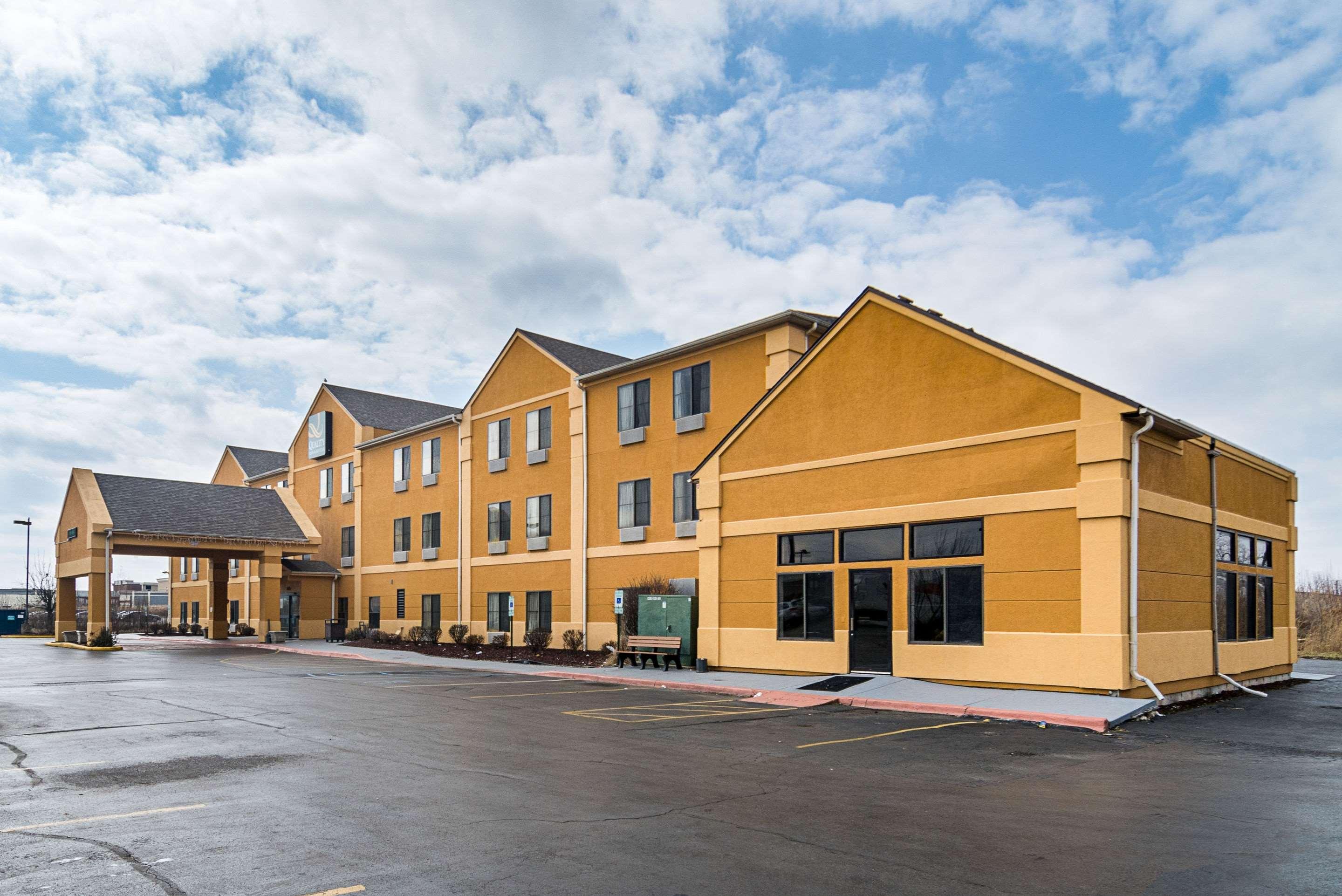 Quality Inn & Suites Near I-80 And I-294 Harvey Exteriér fotografie