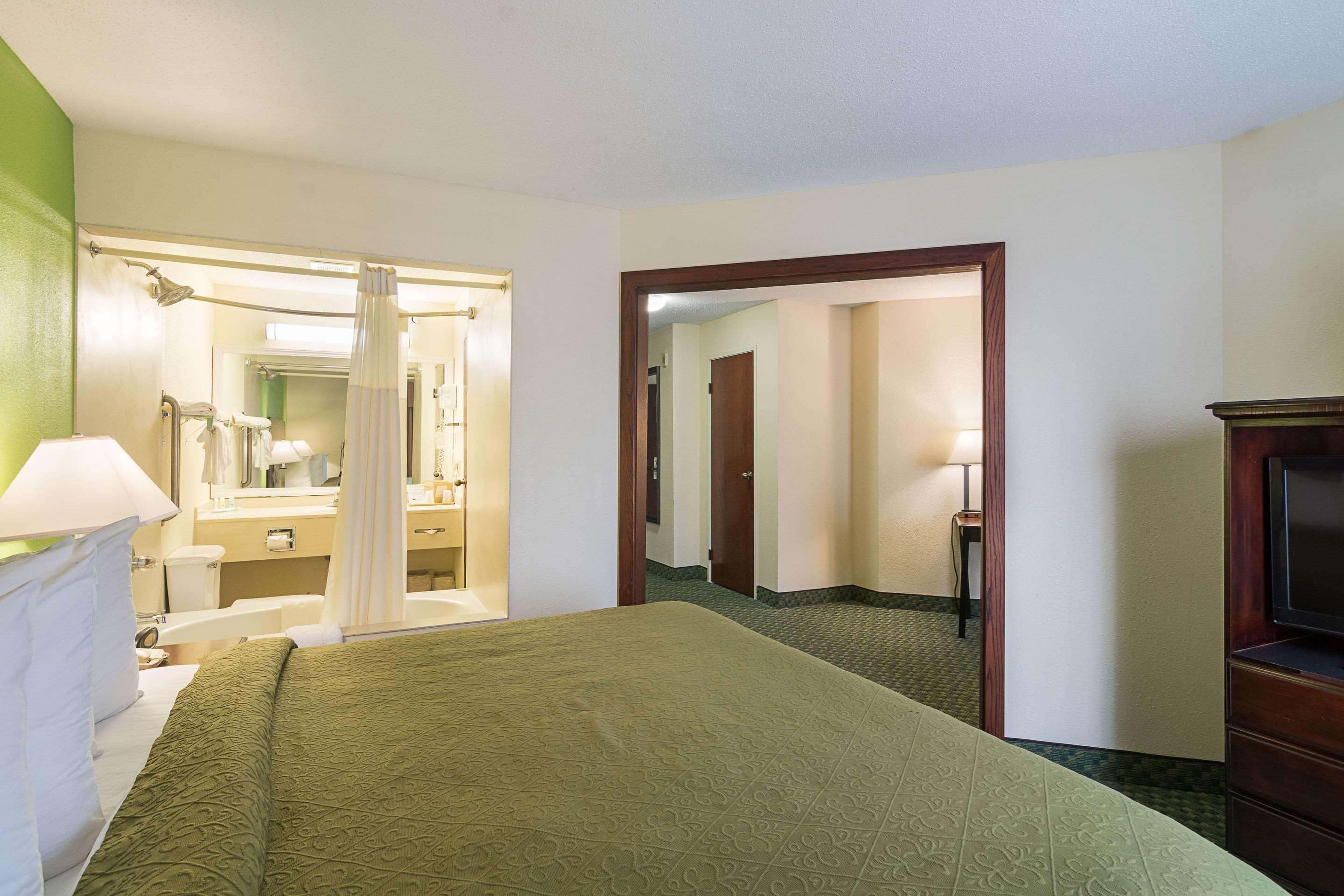 Quality Inn & Suites Near I-80 And I-294 Harvey Exteriér fotografie